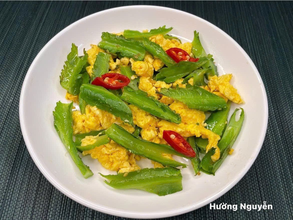 Đánh giá Hồng Ngọc